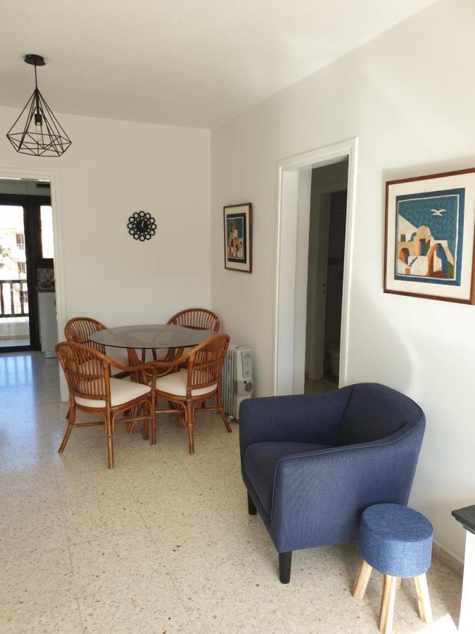 Appartamento Kings Avenue - Natalia'S Apt Paphos Esterno foto