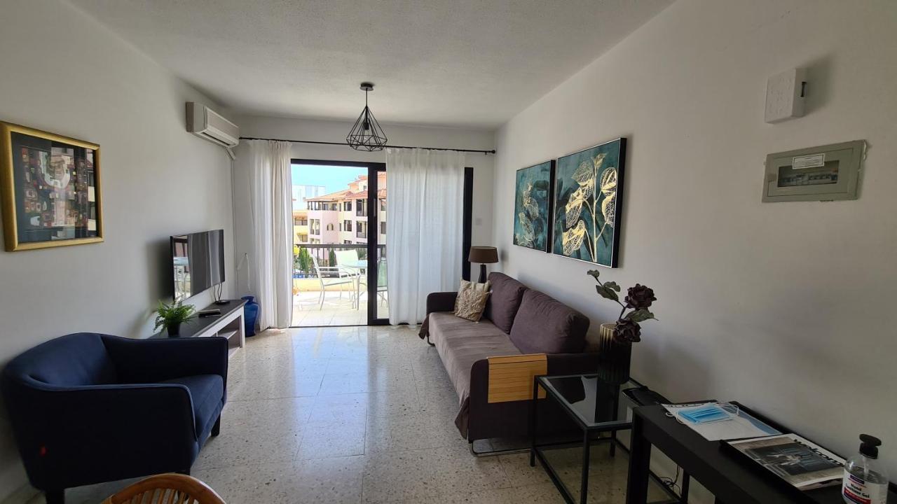 Appartamento Kings Avenue - Natalia'S Apt Paphos Esterno foto