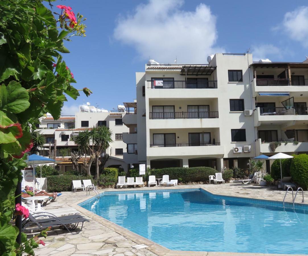 Kings Avenue - Natalia'S Apt Paphos Esterno foto